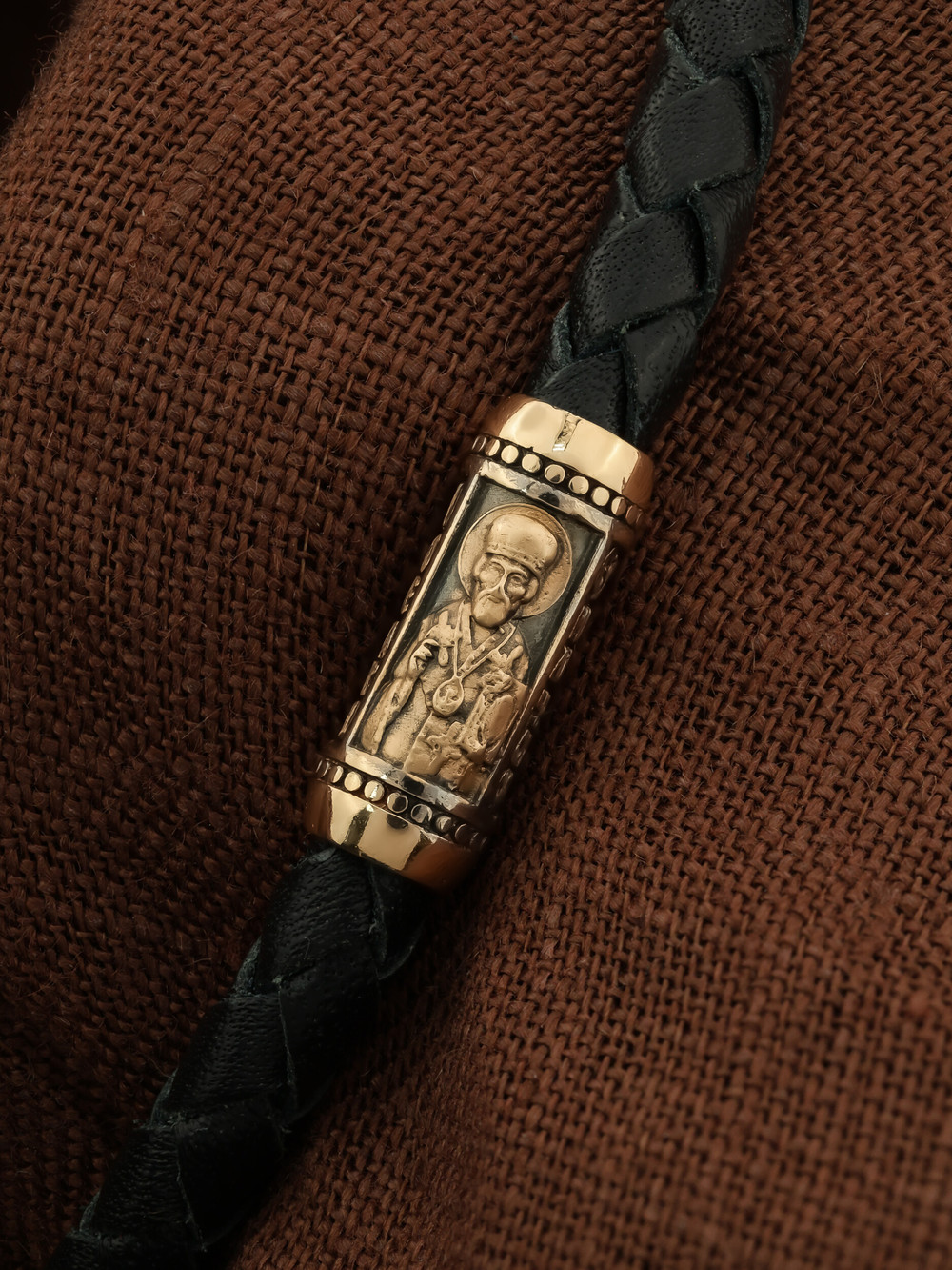 Браслет-шнурок из красного золота 585 пробы c кожаным шнурком