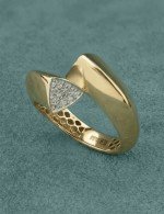 Кольцо из лимонного золота c бриллиантами