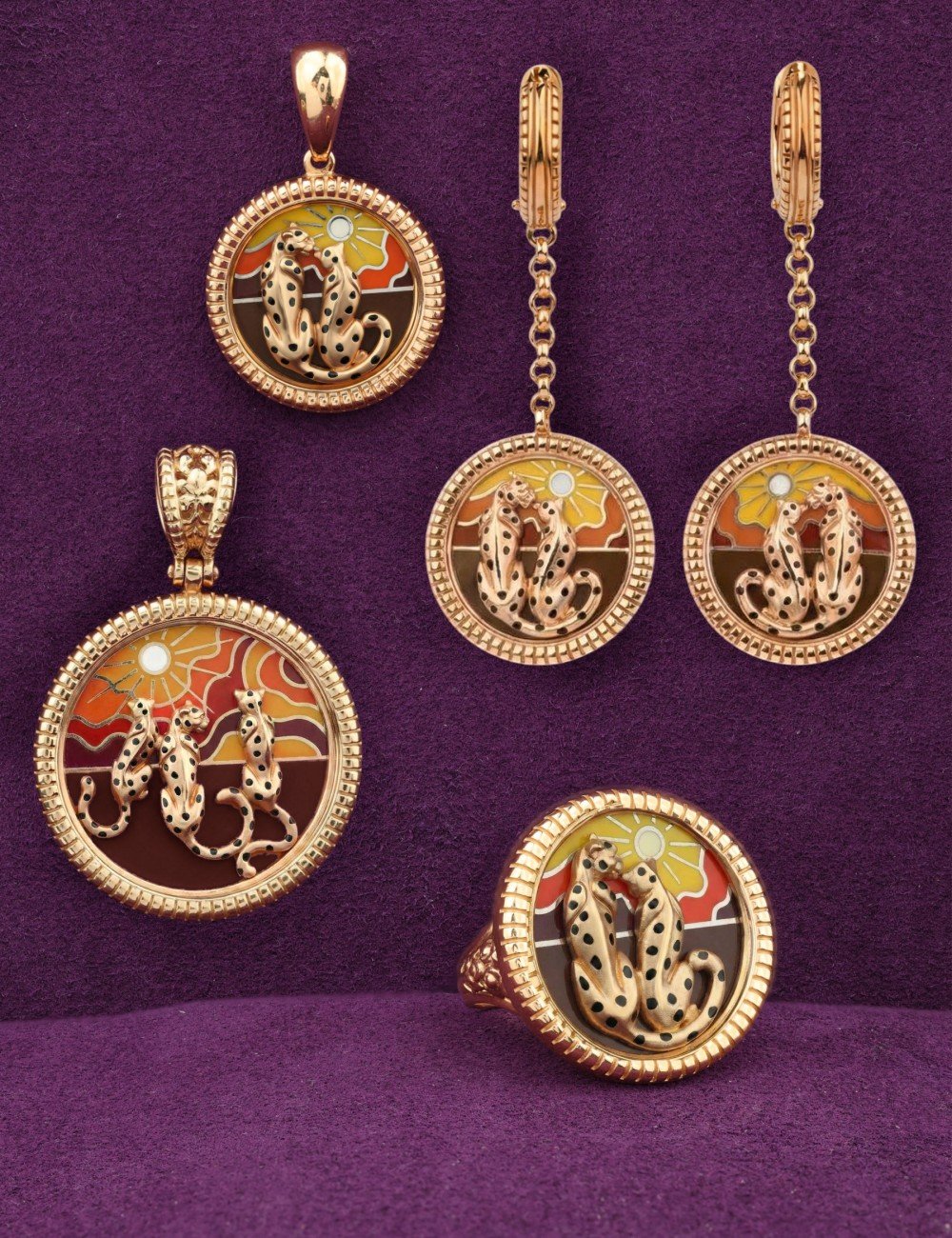 Кольцо из золота c эмалью