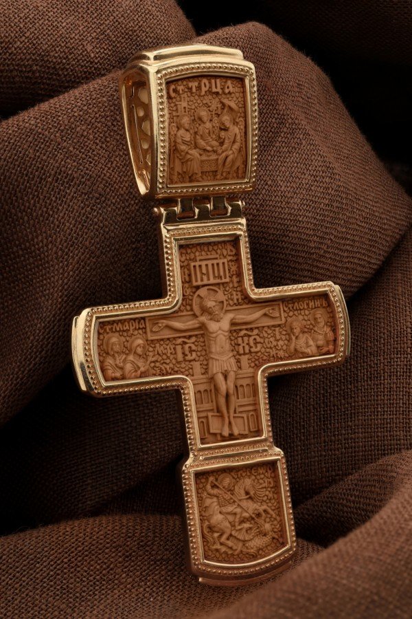 Крест из золота c деревом груши