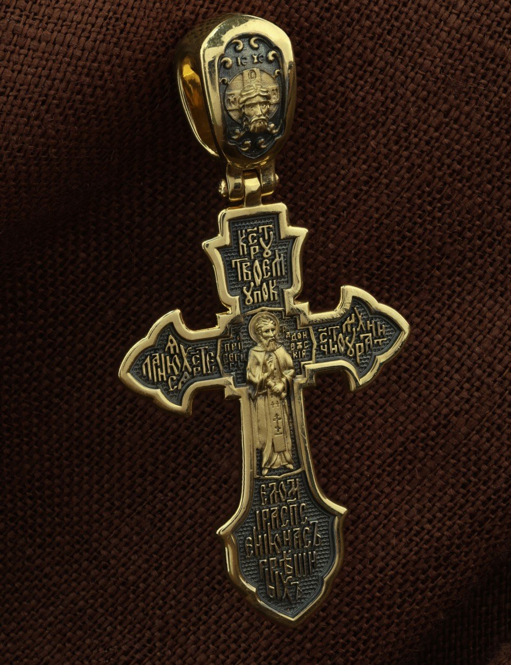 Крест из лимонного золота