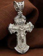 Крест из белого золота c бриллиантами