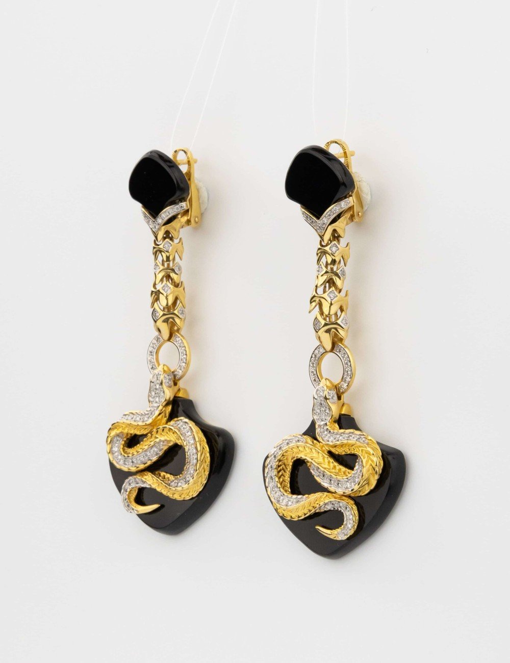 Серьги из лимонного золота c бриллиантами и ониксом