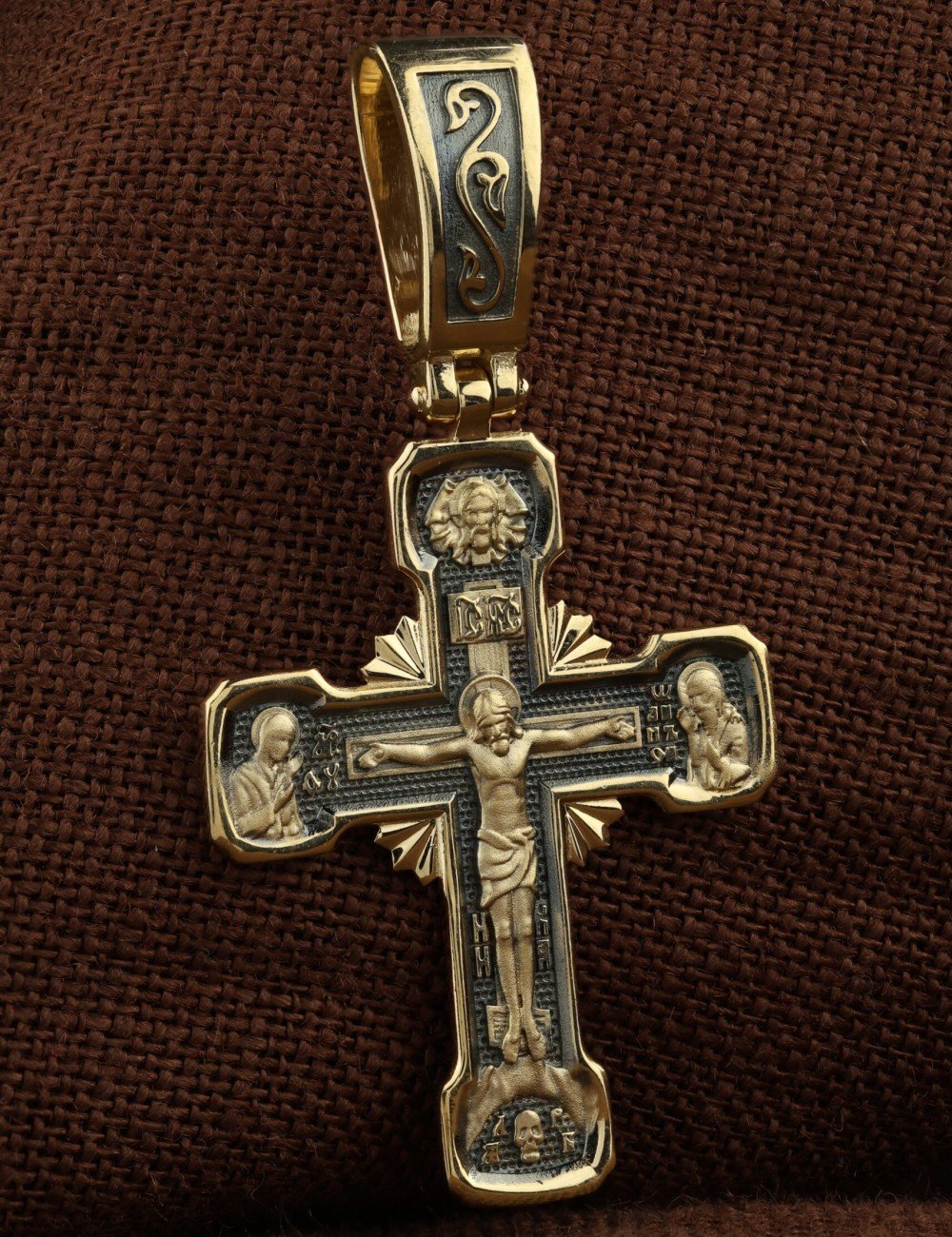 Крест из лимонного золота