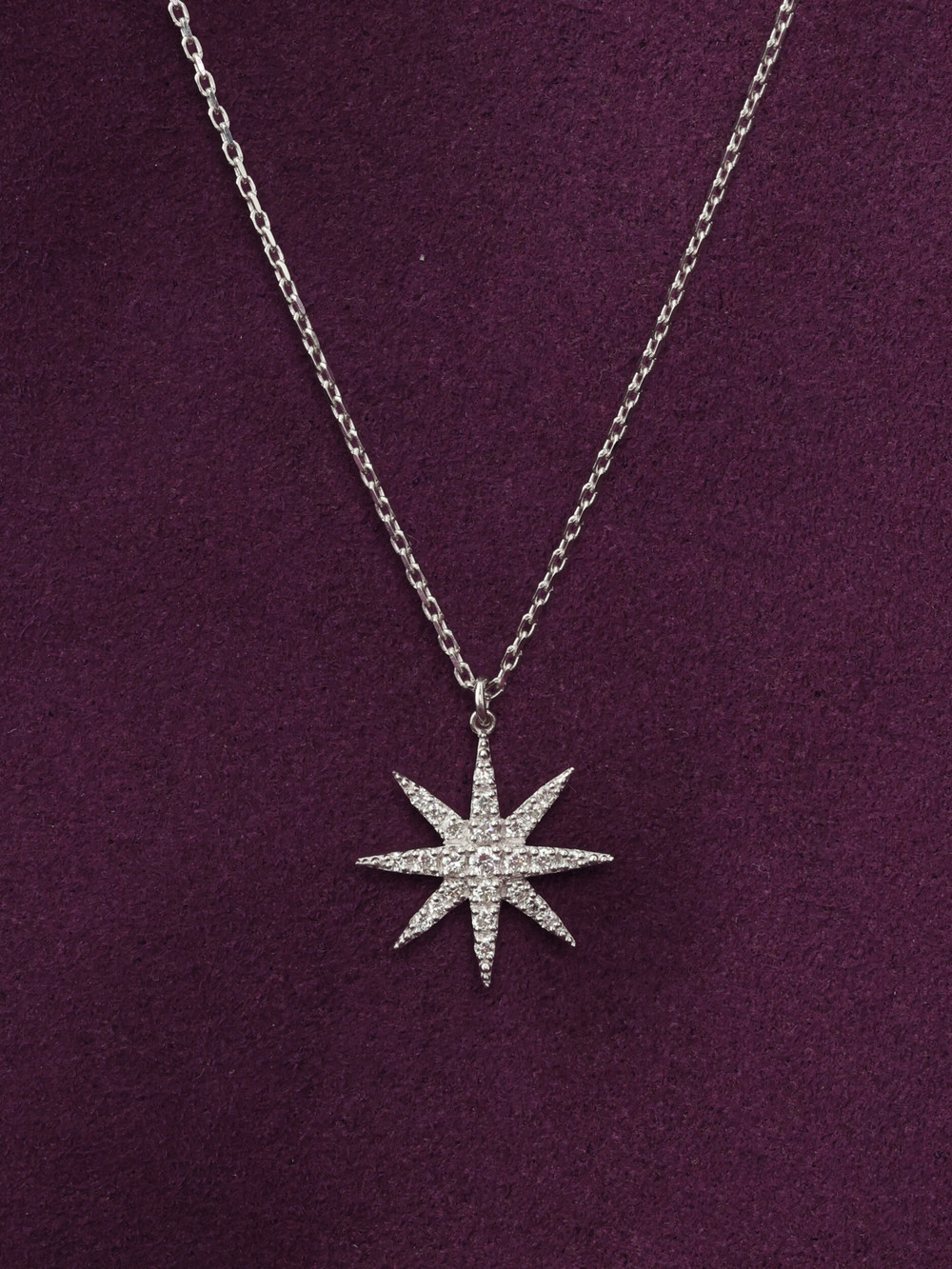 Колье из белого золота 585 пробы c бриллиантами