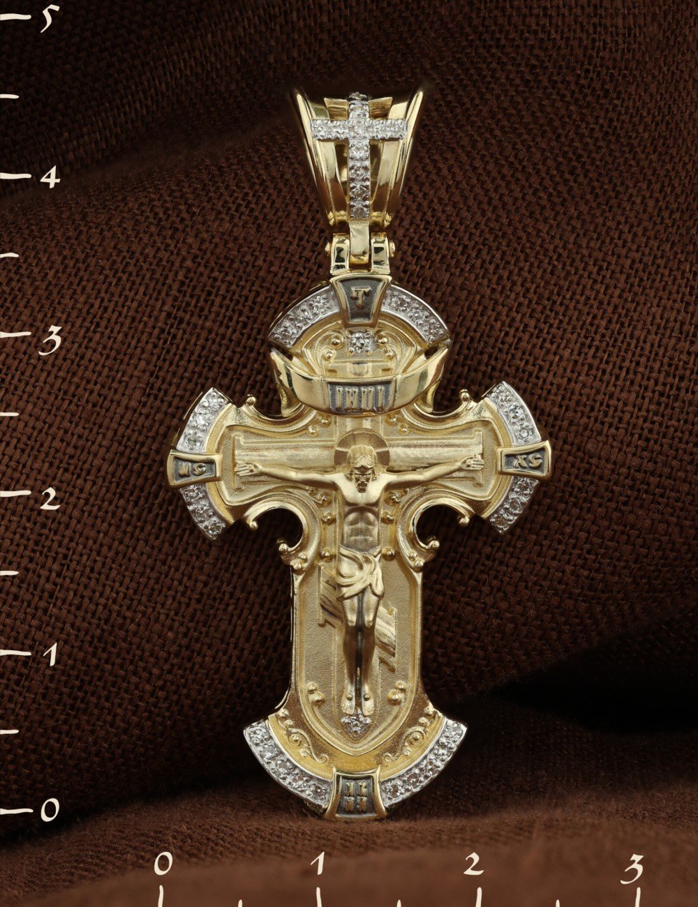 Крест из лимонного золота c бриллиантами