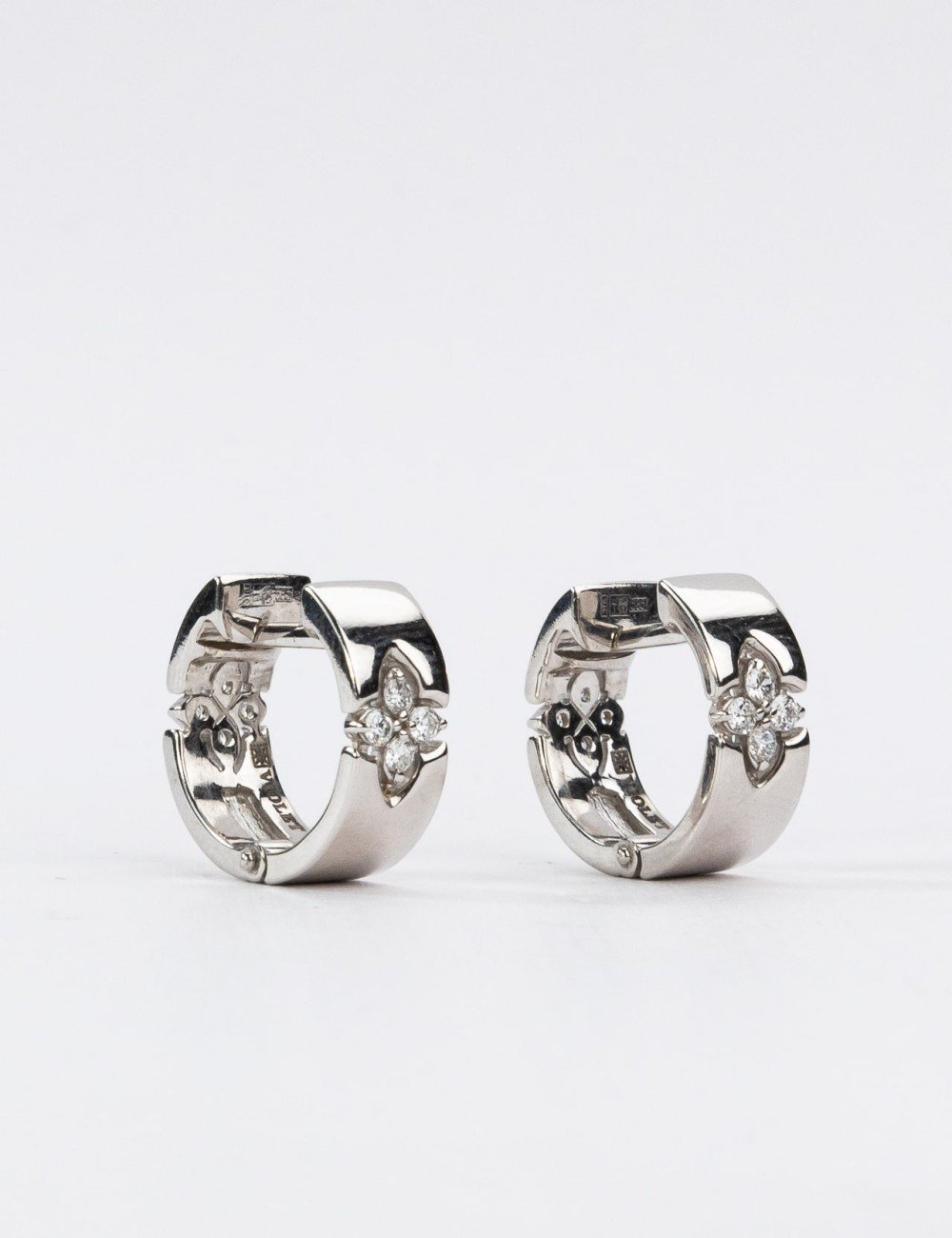 Серьги из белого золота c бриллиантами