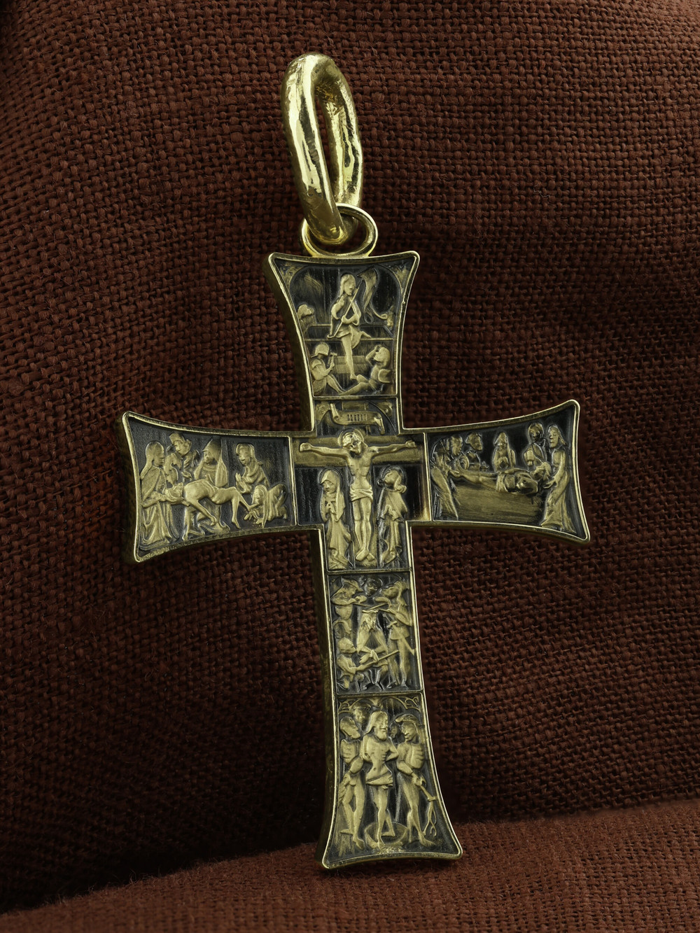 Крест из зелёного золота 585 пробы