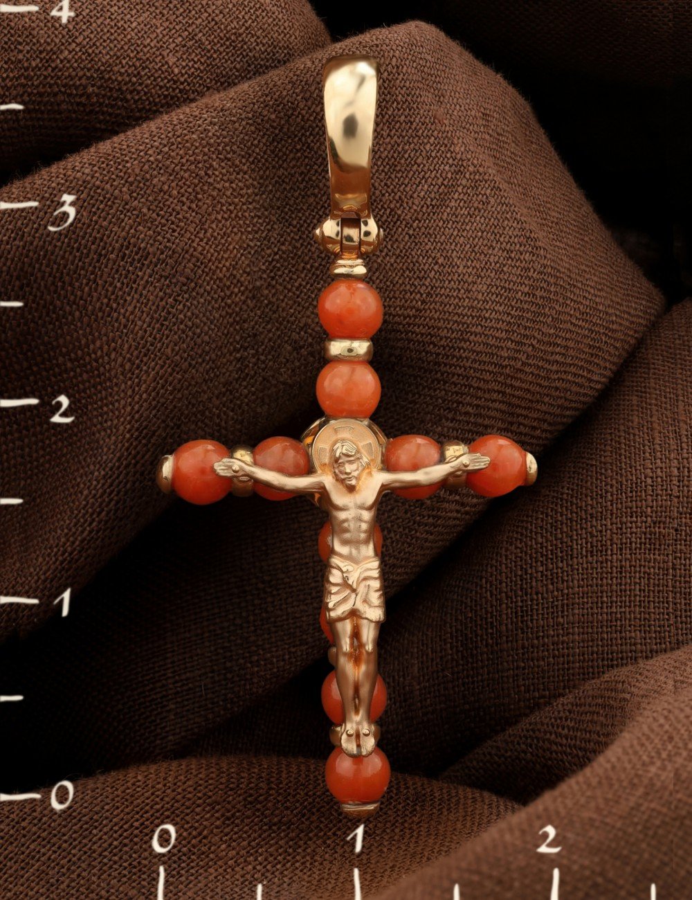 Крест из золота c кораллом