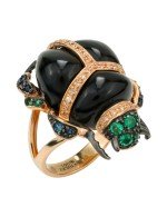 Кольцо из золота c бриллиантами, сапфиром, изумрудом и ониксом