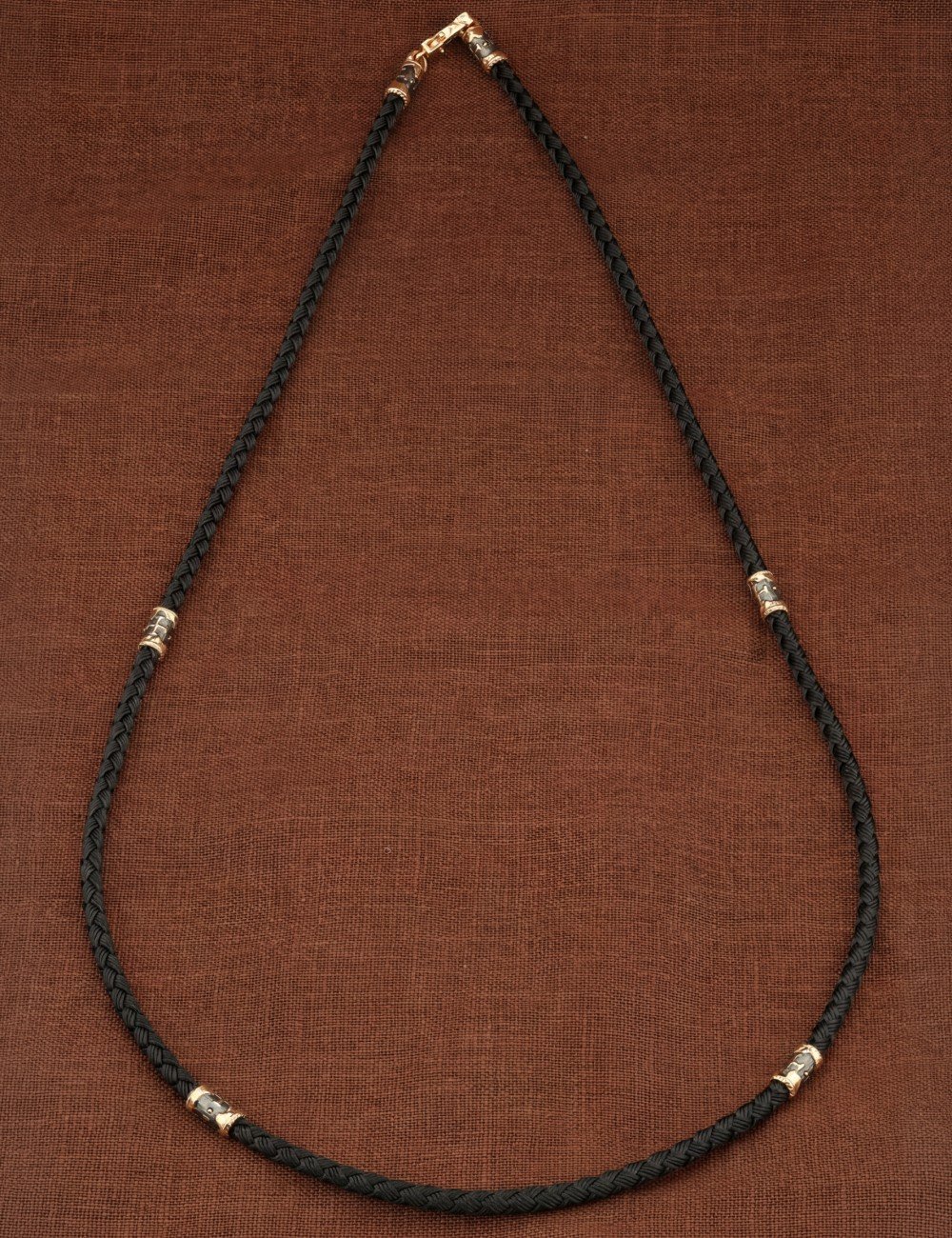 Шнурок шёлковый из золота c шёлковым шнурком