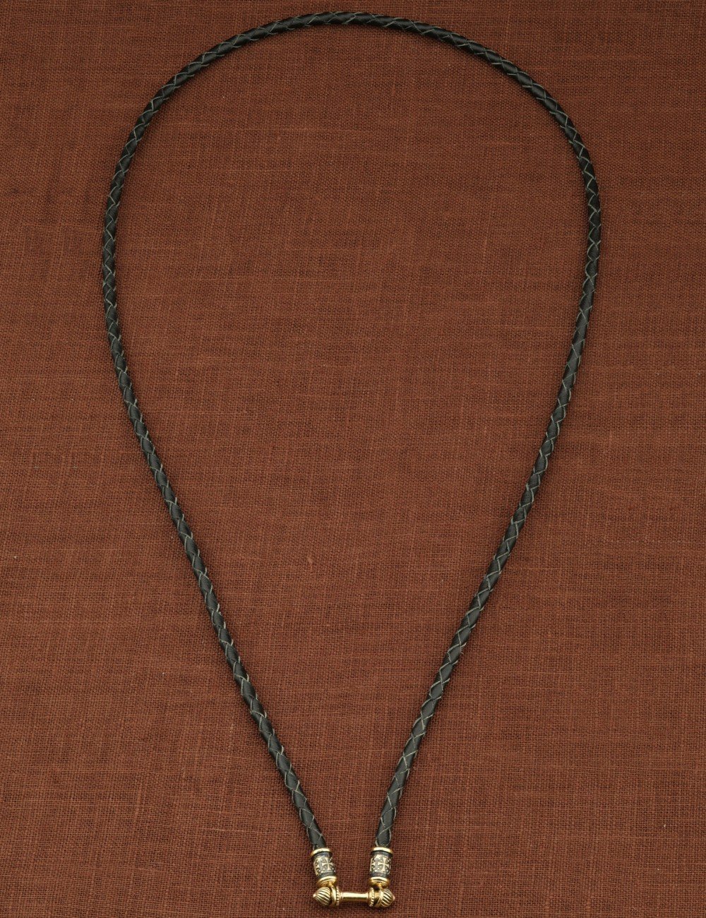 Гайтан из лимонного золота c кожаным шнурком