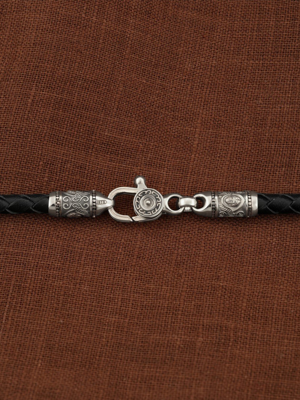 Гайтан из белого золота c кожаным шнурком