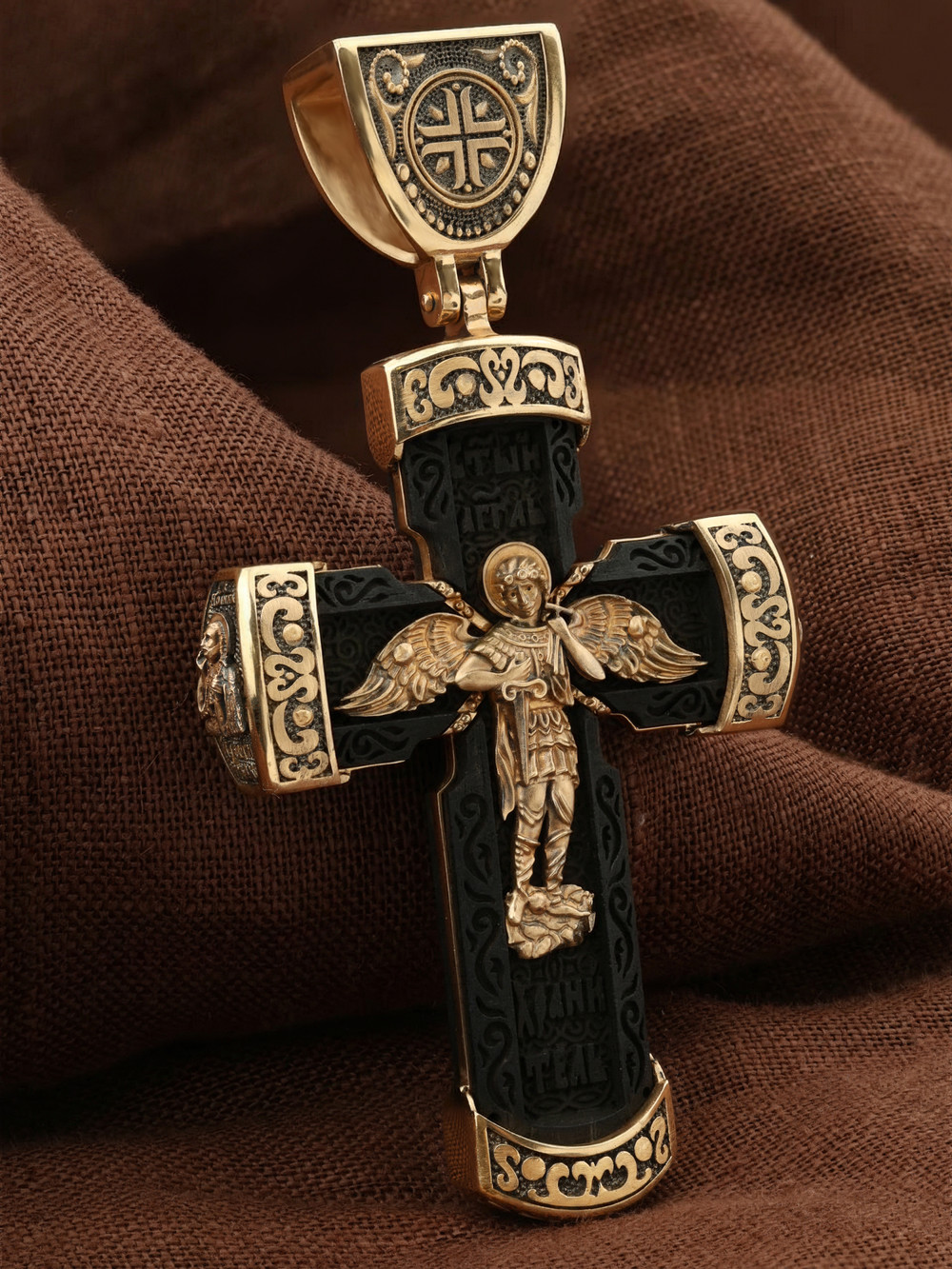 Крест из красного золота 585 пробы c эбеновым деревом