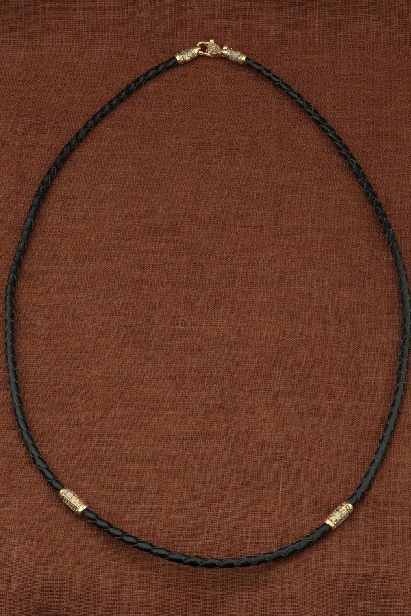 Гайтан из лимонного золота c кожаным шнурком