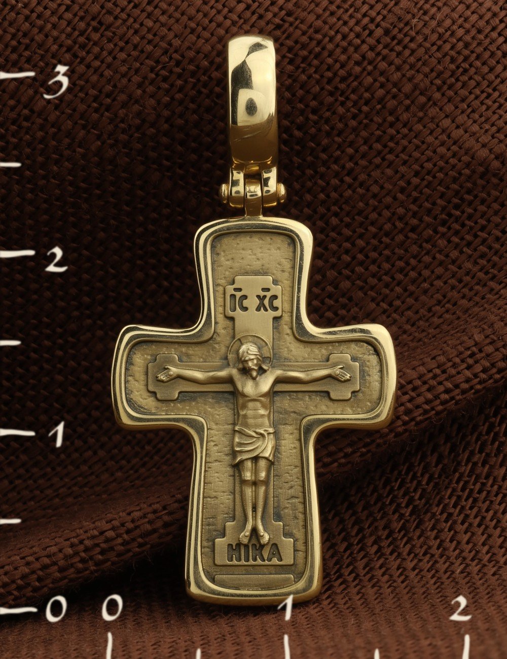 Крест из лимонного золота