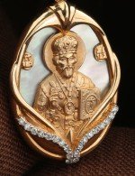 Образок из золота c бриллиантами и перламутром