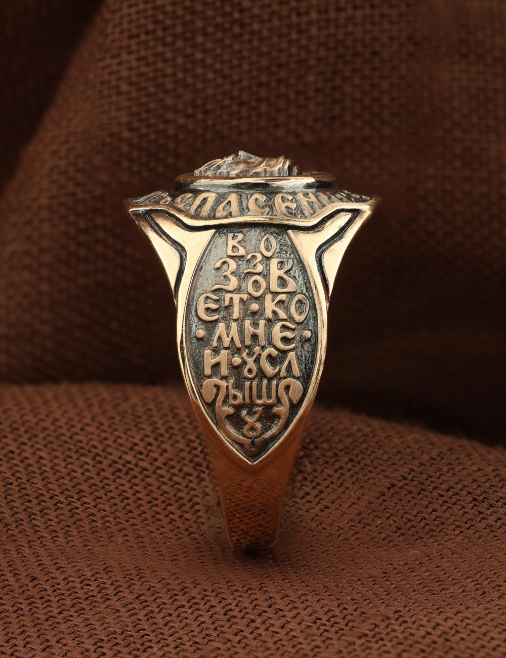 Кольцо из золота