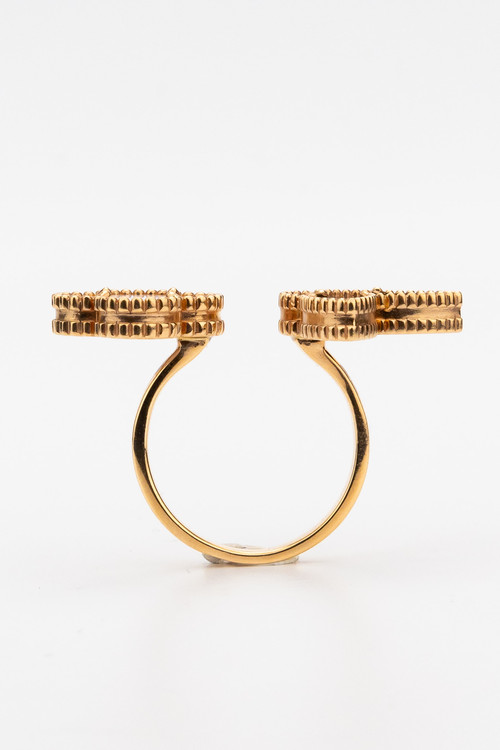 Кольцо из красного золота 585 пробы c ониксом и перламутром