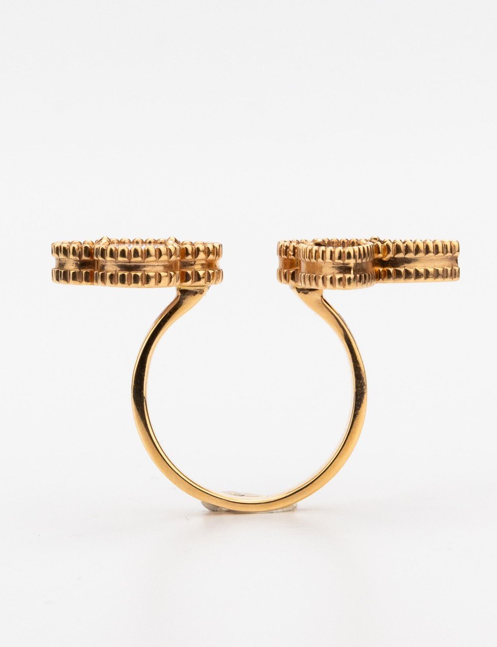 Кольцо из золота c ониксом и перламутром