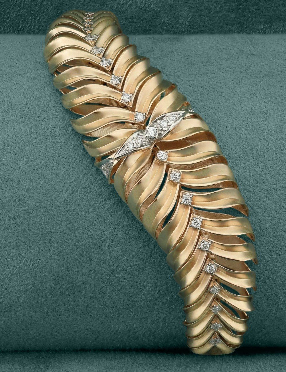 Браслет из золота c бриллиантами