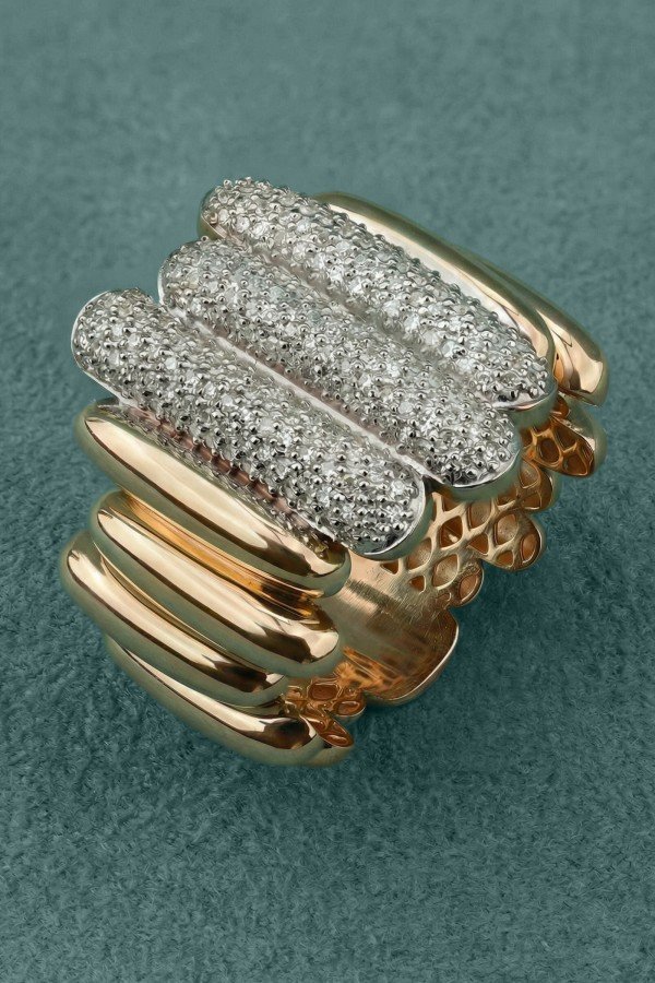 Кольцо из золота c бриллиантами