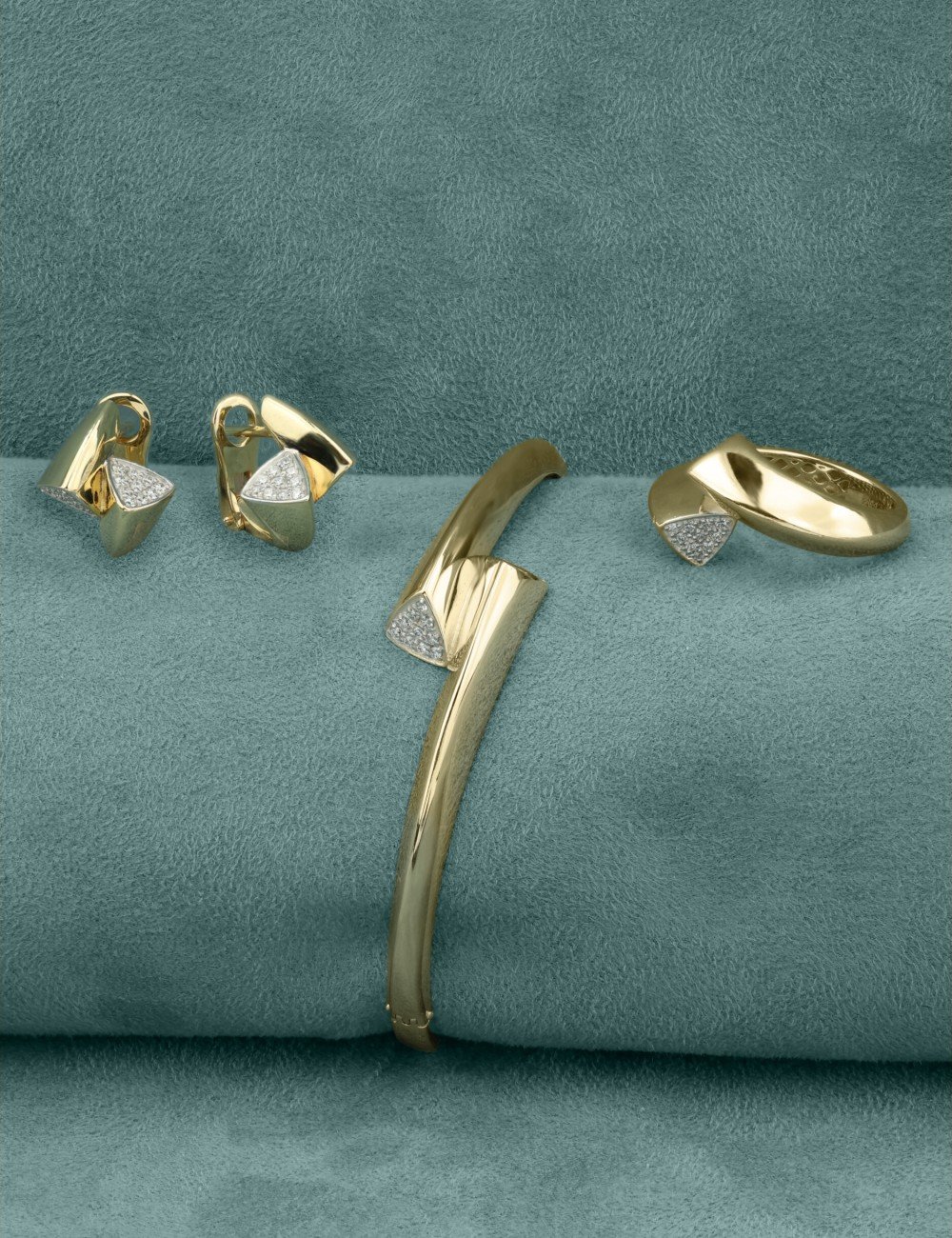 Браслет из лимонного золота c бриллиантами