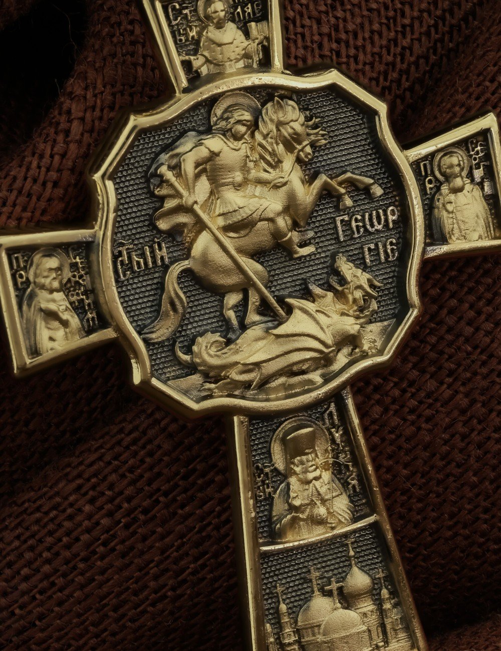 Крест из лимонного золота