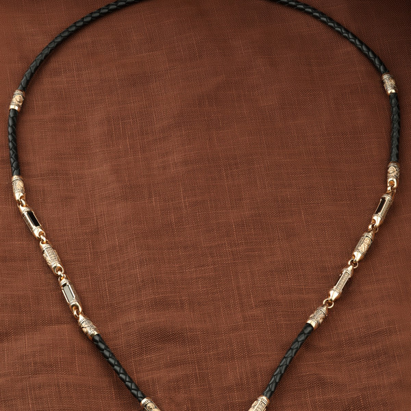 Цепь-шнурок кожа из красного золота 585 пробы c кожаным шнурком и ониксом