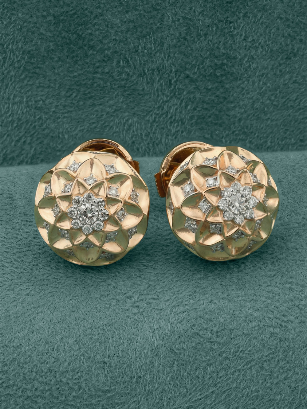 Серьги из красного золота 585 пробы c бриллиантами