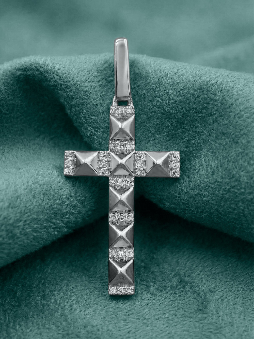 Крест из белого золота 585 пробы c бриллиантами