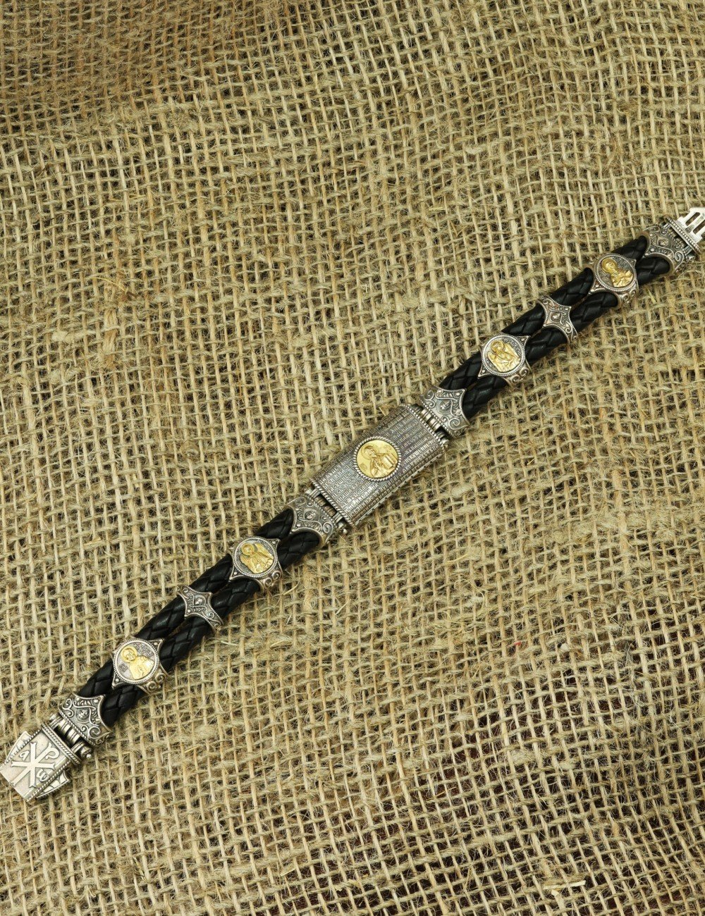 Браслет из серебра и золота c кожаным шнурком