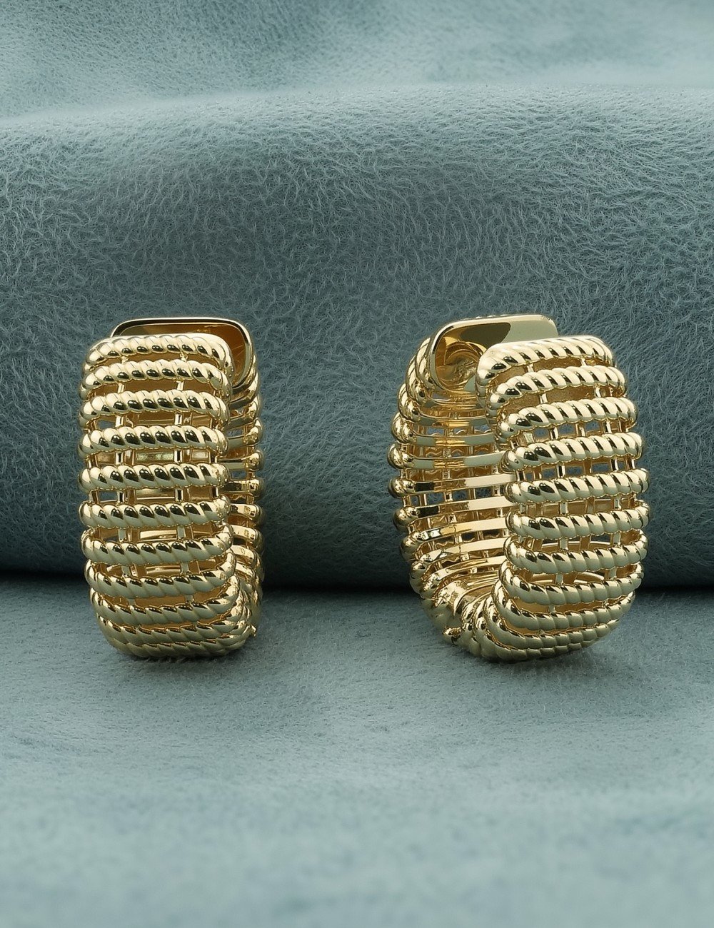 Серьги из лимонного золота