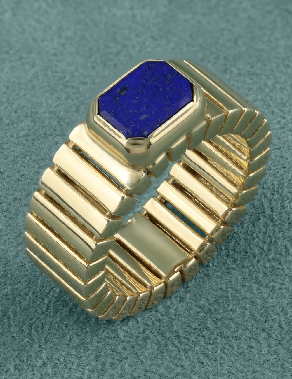 Кольцо из лимонного золота c лазуритом