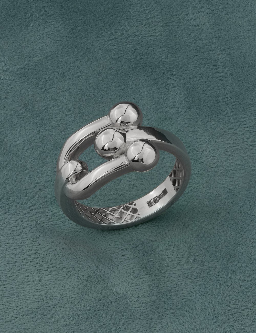 Кольцо из белого золота