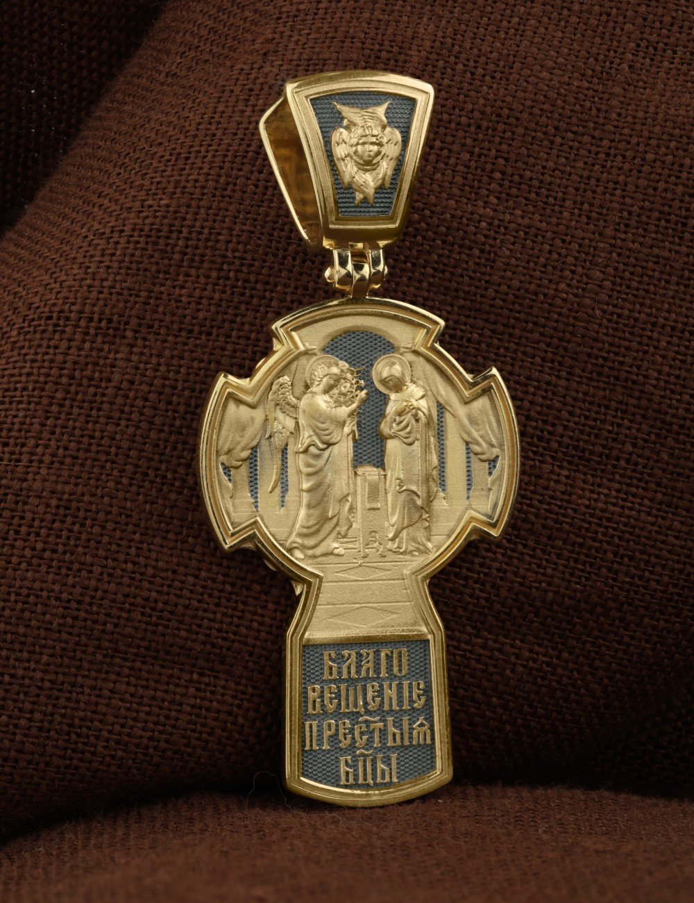 Крест из лимонного золота