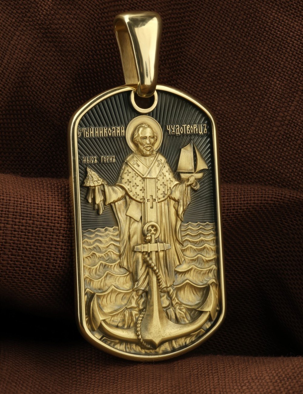 Образок из лимонного золота c эмалью