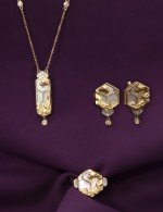 Колье из лимонного золота c бриллиантами и перламутром