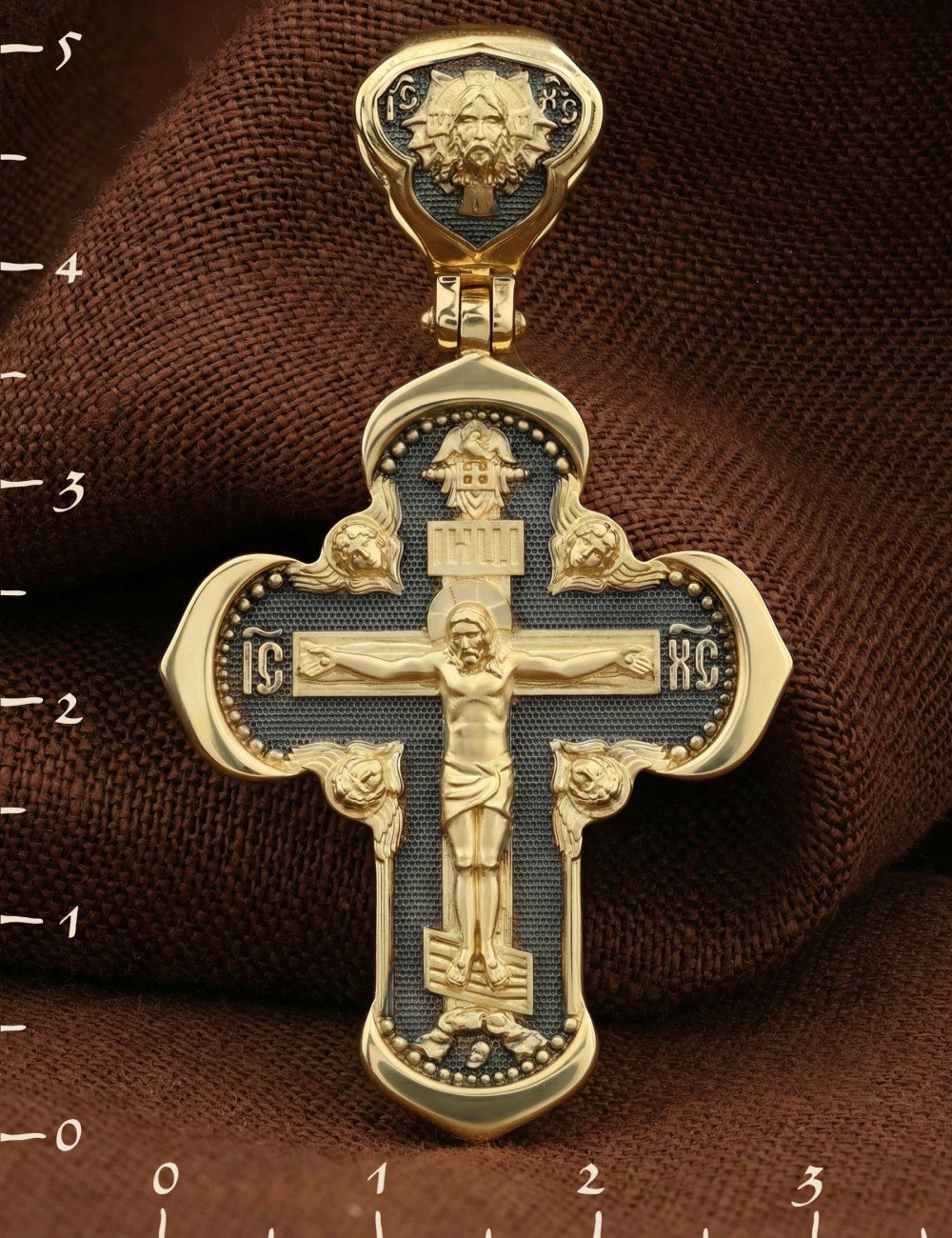 Крест из лимонного золота