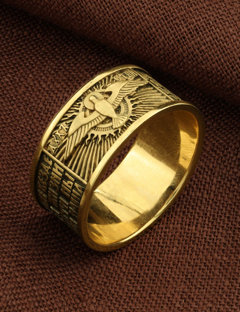 Кольцо из лимонного золота