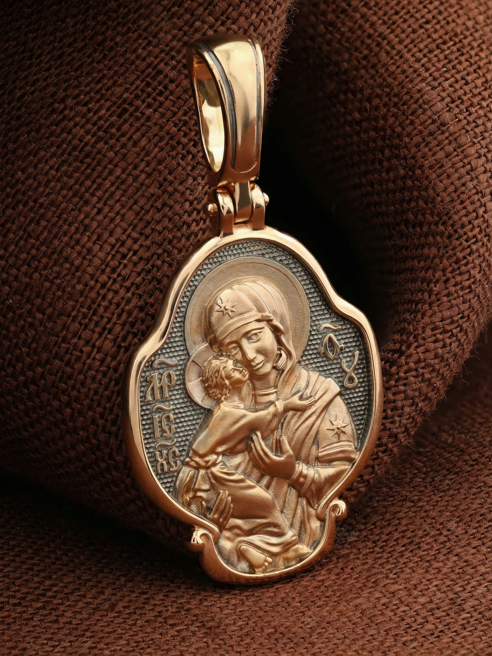 Нательная икона из красного золота 585 пробы