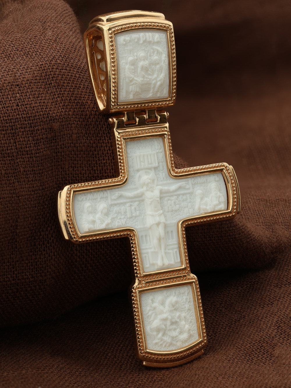 Крест из красного золота 585 пробы c бивнем мамонта