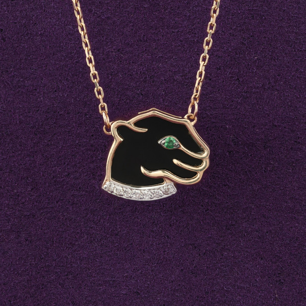 Колье из красного золота 585 пробы c бриллиантами, изумрудом и ониксом