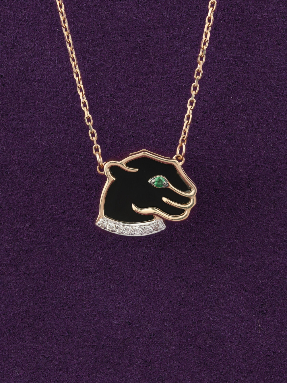 Колье из красного золота 585 пробы c бриллиантами, изумрудом и ониксом