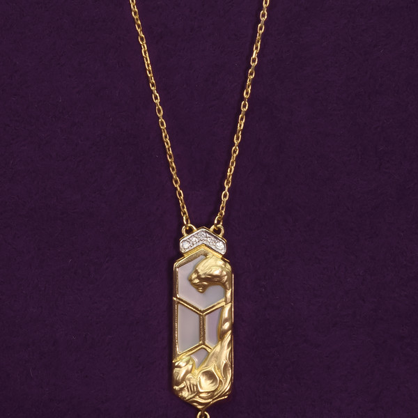 Колье из лимонного золота 585 пробы c бриллиантами и перламутром