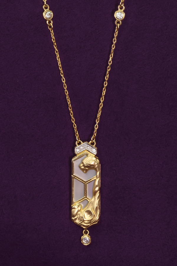 Колье из лимонного золота 585 пробы c бриллиантами и перламутром