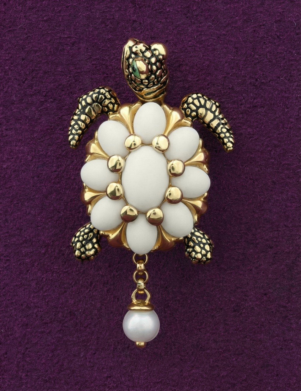 Подвеска из лимонного золота c эмалью, жемчугом и бивнем мамонта