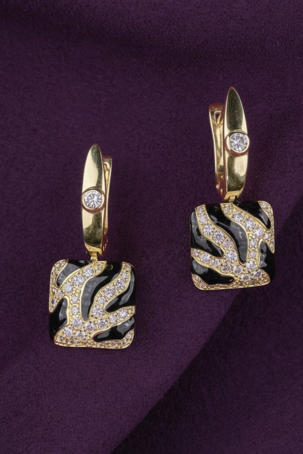 Серьги из лимонного золота c эмалью и бриллиантами