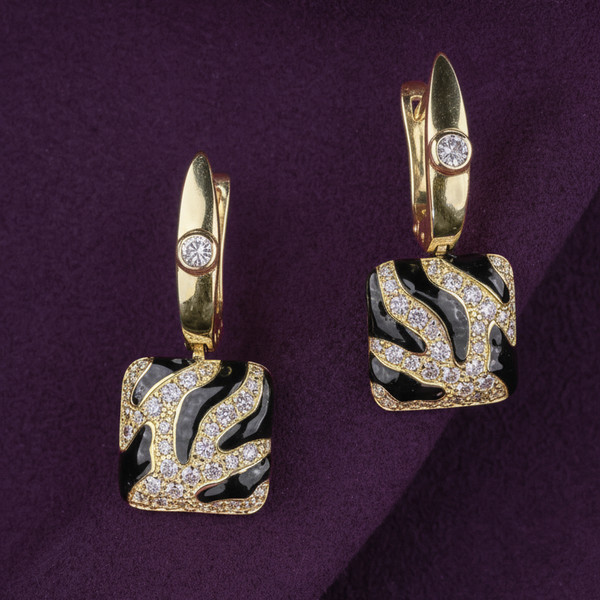 Серьги из лимонного золота 585 пробы c эмалью и бриллиантами