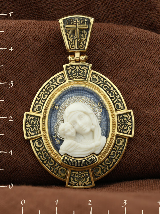 Нательная икона из лимонного золота 585 пробы c эмалью и бивнем мамонта